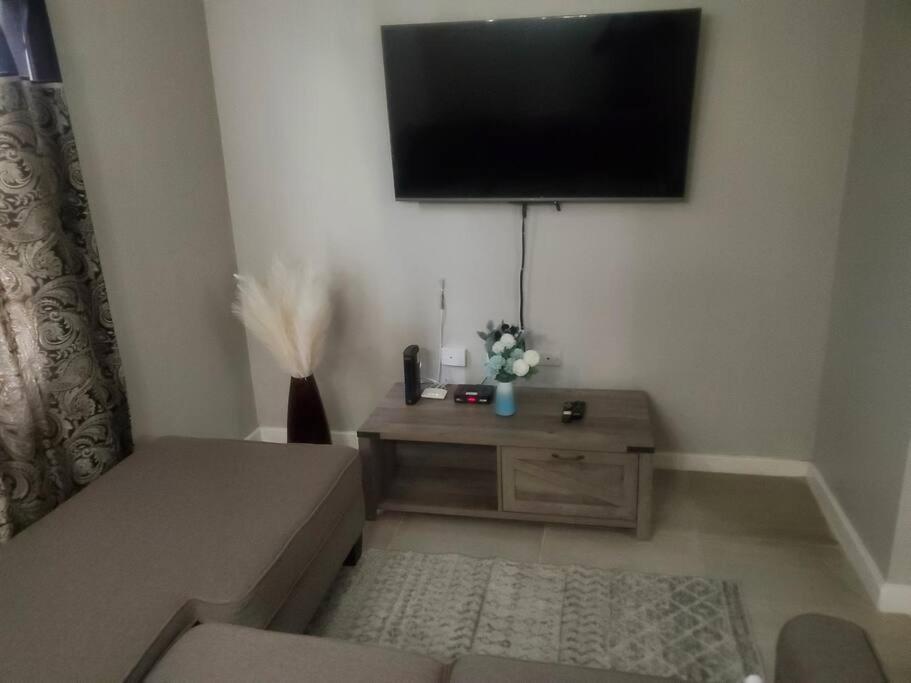 Modern Apartment At The Worthington Kingston Luaran gambar
