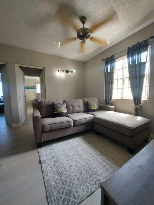 Modern Apartment At The Worthington Kingston Luaran gambar