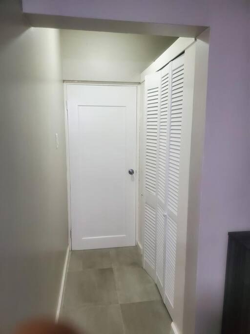 Modern Apartment At The Worthington Kingston Luaran gambar