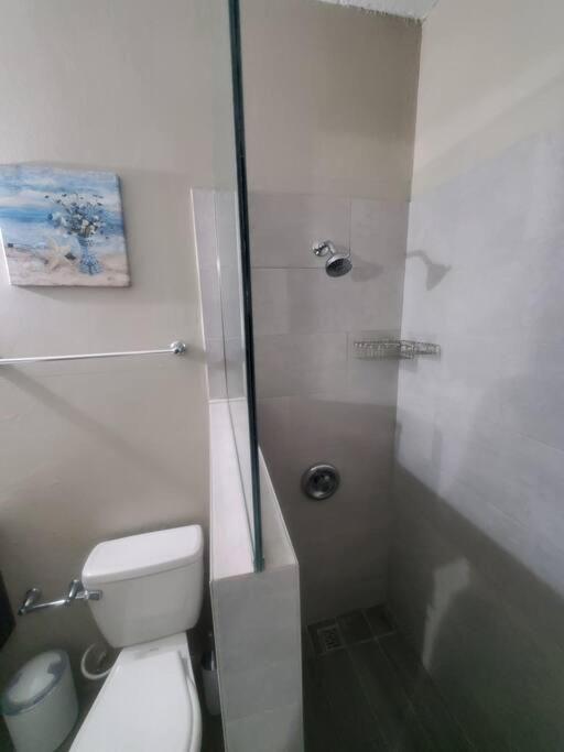 Modern Apartment At The Worthington Kingston Luaran gambar